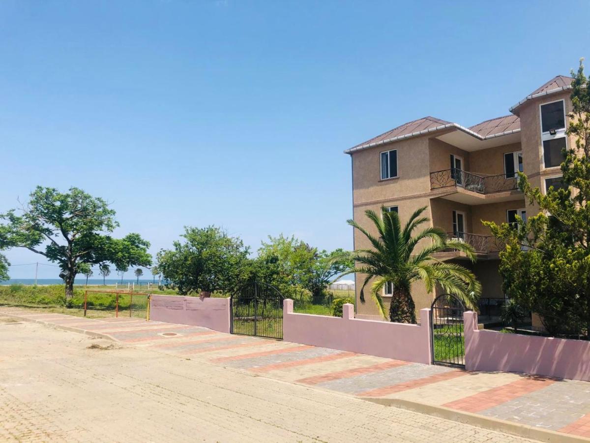 Nika Inn Kobuleti Exterior photo