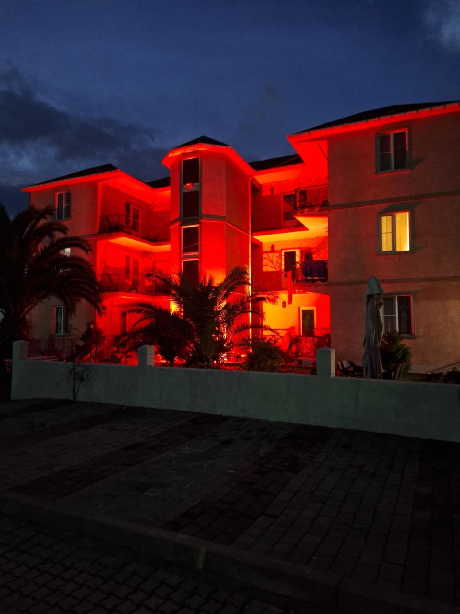 Nika Inn Kobuleti Exterior photo
