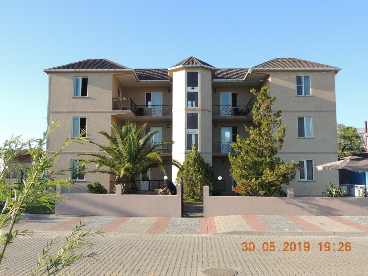 Nika Inn Kobuleti Exterior photo
